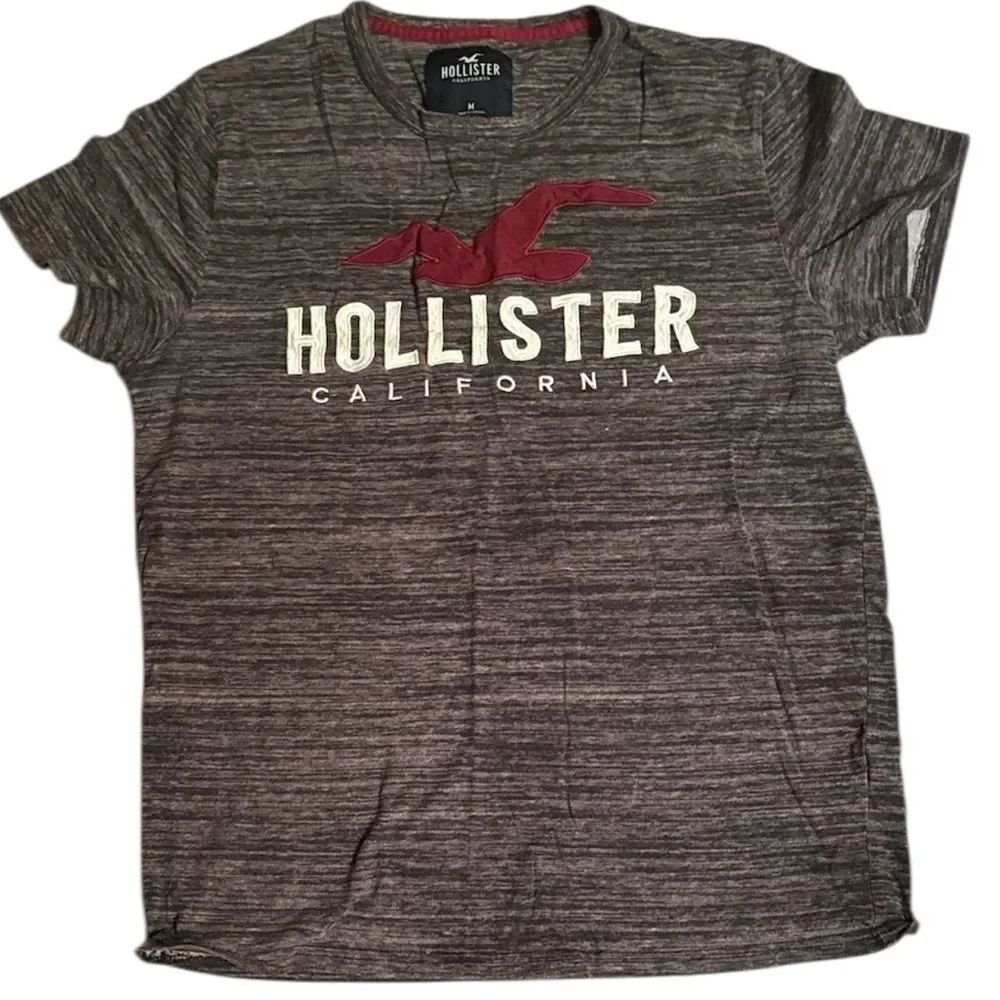Hollister Heathered Charcoal Tee!
